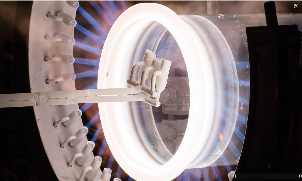 सेमीकन्डक्टर निर्माणमा क्वार्ट्जको विविध अनुप्रयोगहरू के हुन्?